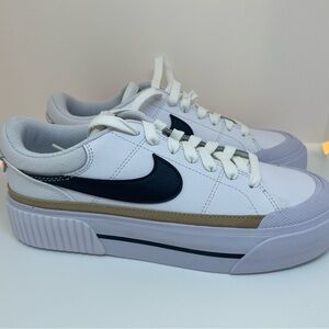 Women’s Nike Court Legacy Lift (NIB)